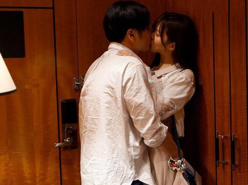 Đi khách sạn cùng em gái xinh tuyệt vời Rin Natsuki Đi khách sạn cùng em gái xinh tuyệt vời Rin Natsuki